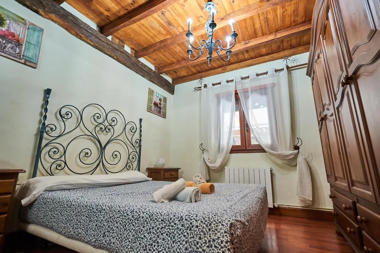 Garai Etxea, Casa Adosada En La Montana Arrankudiaga 0*,