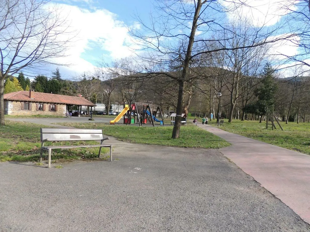Casa vacanze Garai Etxea, Casa Adosada En La Montana Arrankudiaga