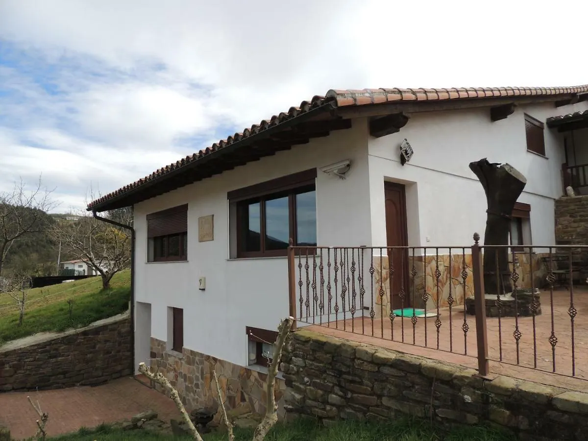 Garai Etxea, Casa Adosada En La Montana Arrankudiaga Spagna